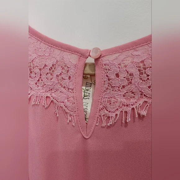 Chic Pink Lace Detail Blouse - Picture 4 of 10